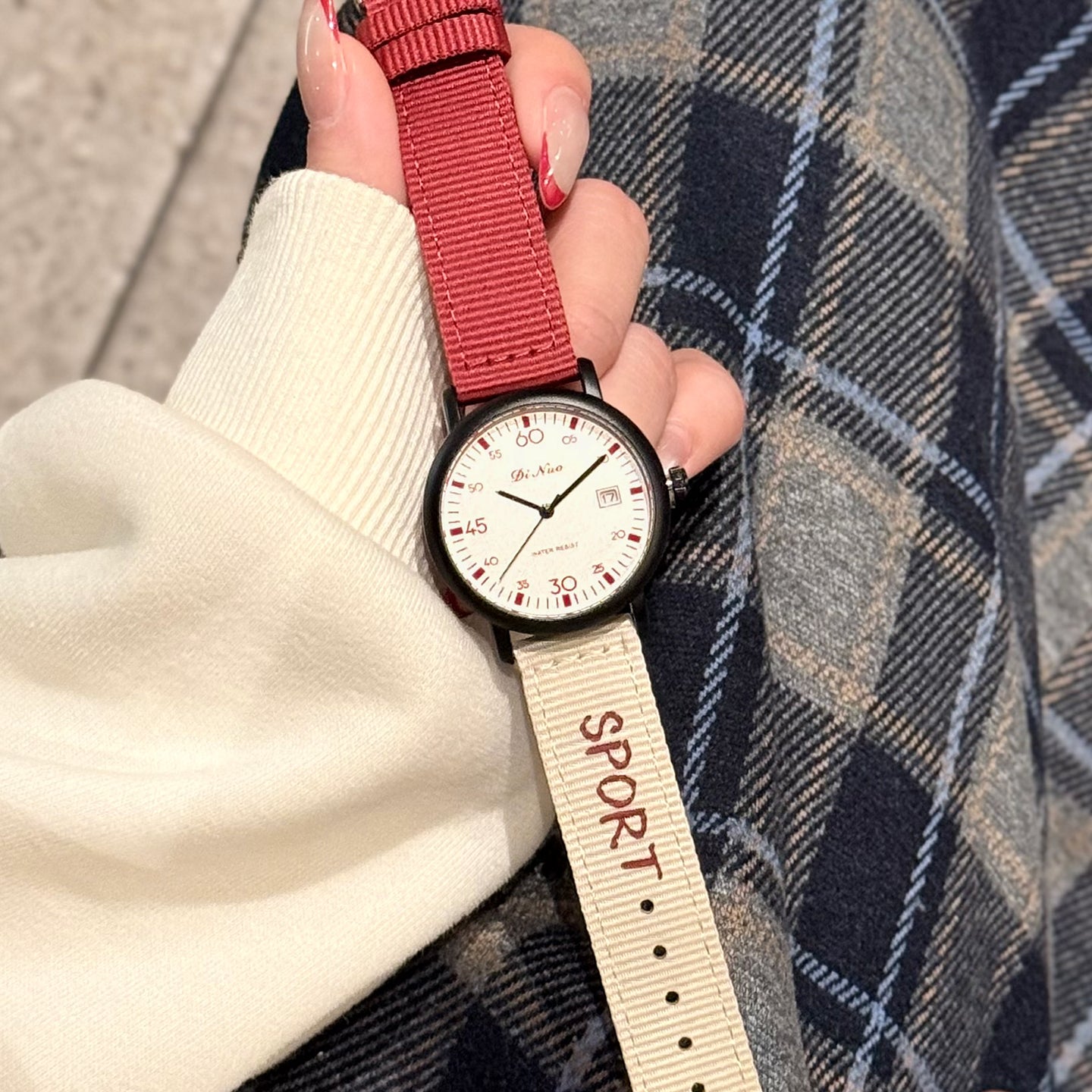 Women’s Casual Fashion Watch with Date Display