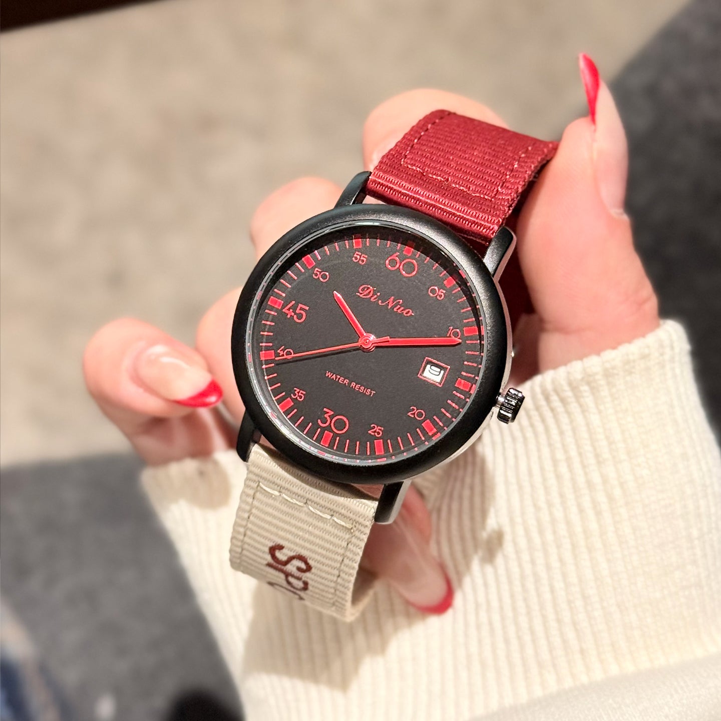 Women’s Casual Fashion Watch with Date Display
